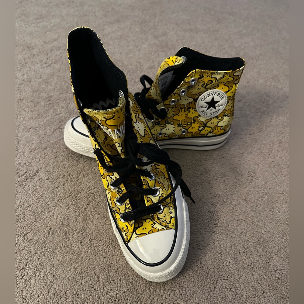 Converse High Top x Peanuts Woodstock Women’s Size 8.5